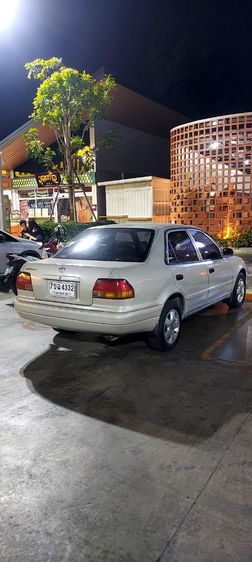 รถ Toyota Corolla 1.6 GLi สี ครีม