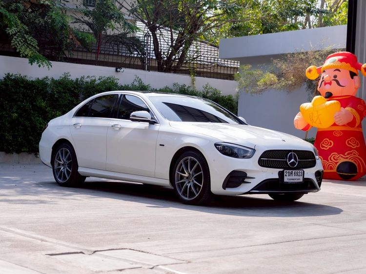 รถ Mercedes-Benz E-Class E300e สี ขาว