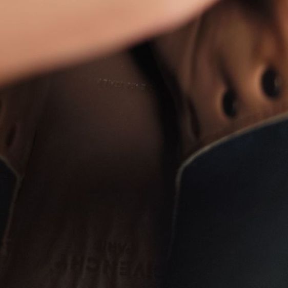 รองเท้าบู๊ทหนังแท้ GIVENCHY size 42วัดด้านในโดยประมาณ28cm มือสองขายตามสภาพขอคนรับได้ รูปที่ 6