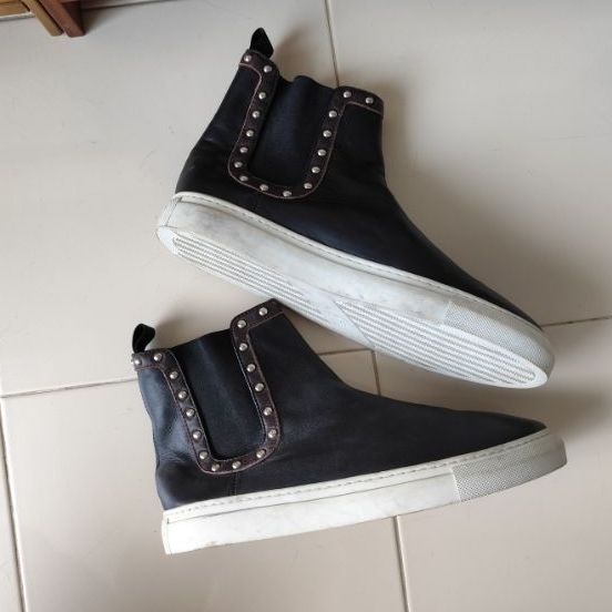 รองเท้าบู๊ทหนังแท้ GIVENCHY size 42วัดด้านในโดยประมาณ28cm มือสองขายตามสภาพขอคนรับได้ รูปที่ 9