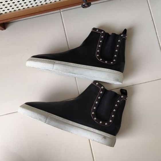 รองเท้าบู๊ทหนังแท้ GIVENCHY size 42วัดด้านในโดยประมาณ28cm มือสองขายตามสภาพขอคนรับได้ รูปที่ 10