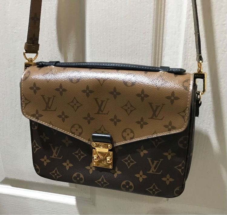 ไม่ระบุ น้ำตาล หนังเทียม Louis Vuitton ของแท้ สภาพดี