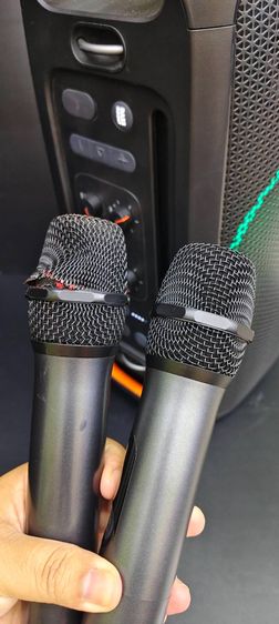 JBL PartyBox On-The-Go พร้อมไมค์ไร้สายคู่ แท้ เสียงแน่น ปาร์ตี้ครบชุด รูปที่ 8