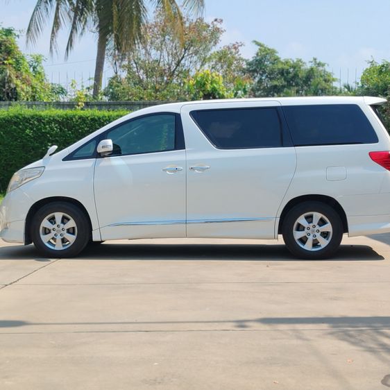 รถ Toyota Alphard 2.4 V สี ขาว