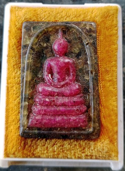 พระสมเด็จพลอยจันทบุรี