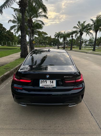 BMW Series 3 2022 330Li Sedan เบนซิน ดำ รูปที่ 3