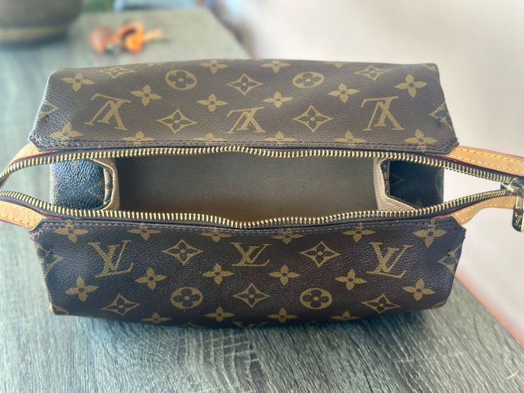 LOUIS VUITTON   รูปที่ 17