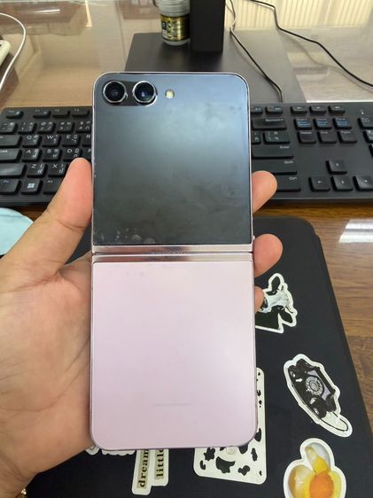 โทรศัพท์มือถือ Samsung Galaxy Z Flip5 สภาพเครื่อง ไม่มีตำหนิ ประกันหมดวันที่ 3 มีนาคม 2569 รูปที่ 3