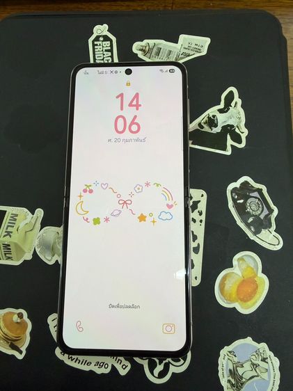 Galaxy Z Flip 5 256 GB โทรศัพท์มือถือ Samsung Galaxy Z Flip5 สภาพเครื่อง ไม่มีตำหนิ ประกันหมดวันที่ 3 มีนาคม 2569