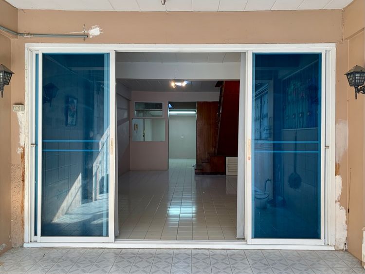 ทาวน์เฮ้าส์หมู่บ้านพระปิ่น3 เจ้าของขายเอง ทำเลดี อยู่ซอยต้นๆโครงการ แหล่งชุมชน สภาพดี บ้านสวยสะอาด สิ่งแวดล้อมดี เดินทางสะดวก รูปที่ 3