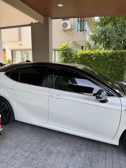 Toyota Camry 2024 2.5 HEV Premium Luxury Sedan ไฮบริด ไม่ติดแก๊ส เกียร์อัตโนมัติ ขาว รูปที่ 4