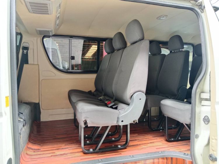 รถ Toyota Hiace 3.0 GL สี ขาว