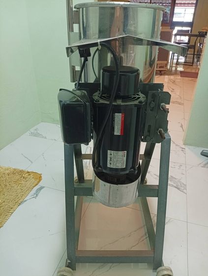 ขายเครื่องปั่นน้ำแข็งเกล็ดหิมะ เครื่องปั่นน้ำผลไม้ ขนาดถัง 13x18 นิ้ว ของใหม่มือ 1 เก่าเก็บ ราคาถูก รูปที่ 2