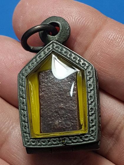 เหรียญหล่อพระพุทธ หลวงปู่ศุข วัดปากคลองมะขามเฒ่า สร้างราวปี2460 ด้านหลังมีลงจารอักขระด้วยหลวงมือหลวงปู่ พระสวยเนื้อจัดเเดงเข้มดูเข้มขลังมาก รูปที่ 9