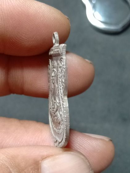 หลวงพ่อทวดวัดช้างไห้ เลื่อนสมณศักดิ์08 เนื้อเงิน พระบ้านๆน่าสะสม น่าบูชา รูปที่ 3