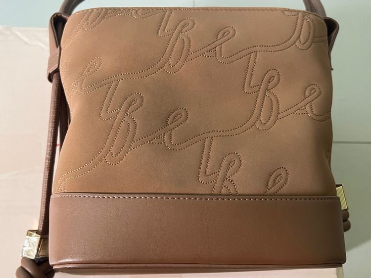 กระเป๋า A Treasure Box รุ่น 𝐀𝐥𝐥 𝐃𝐚𝐲 𝐑𝐨𝐜𝐤𝐲 𝐑𝐨𝐚𝐝 🤎 รูปที่ 6