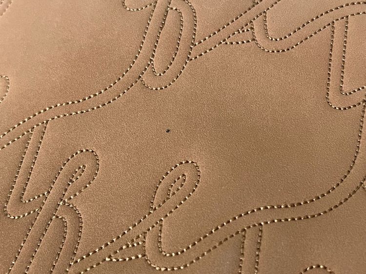 กระเป๋า A Treasure Box รุ่น 𝐀𝐥𝐥 𝐃𝐚𝐲 𝐑𝐨𝐜𝐤𝐲 𝐑𝐨𝐚𝐝 🤎 รูปที่ 3