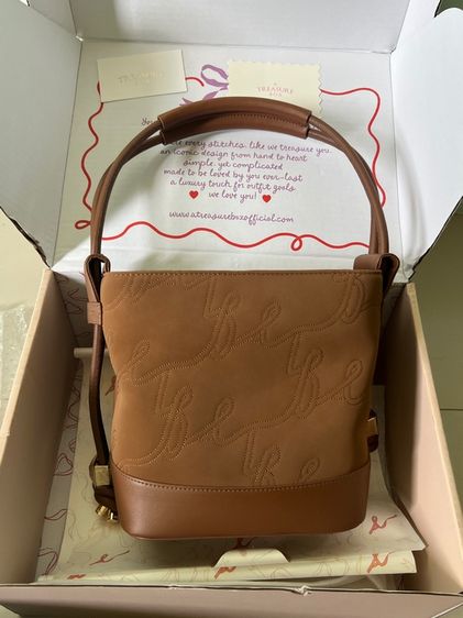 หญิง น้ำตาล หนังเทียม กระเป๋า A Treasure Box รุ่น 𝐀𝐥𝐥 𝐃𝐚𝐲 𝐑𝐨𝐜𝐤𝐲 𝐑𝐨𝐚𝐝 🤎