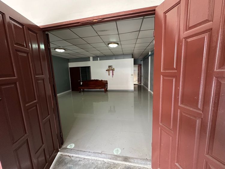 ทาวน์เฮาส์ชั้นเดียว สองห้องนอน หนึ่งห้องน้ำ ทำเลดี มีผู้เช่า รูปที่ 2