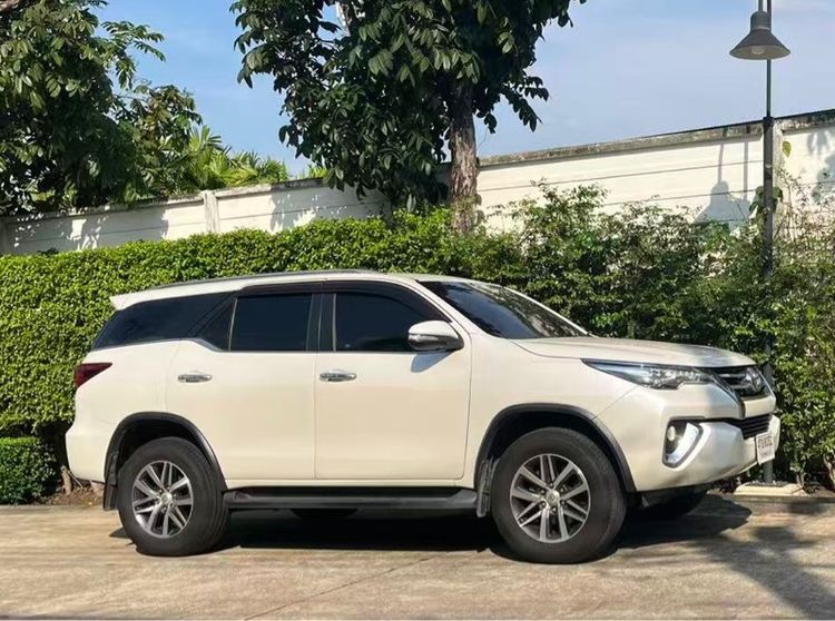 Toyota Fortuner 2015 2.4 G Utility-car ดีเซล ไม่ติดแก๊ส เกียร์อัตโนมัติ ขาว รูปที่ 4