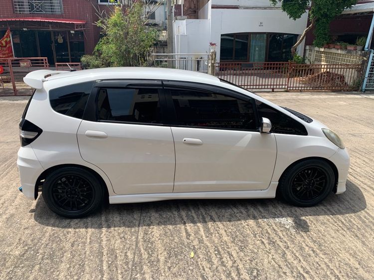 Honda Jazz 2012 1.5 SV i-VTEC Sedan เบนซิน เกียร์อัตโนมัติ ขาว รูปที่ 3