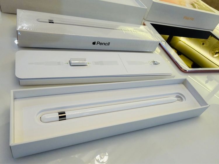 iPad Pro 10.5” 256GB ปี 2018 แถม Apple Pencil และอุปกรณ์ชุดชาร์จใหม่ของแท้พร้อมกล่อง (ใช้เองคนเดียว) รูปที่ 2