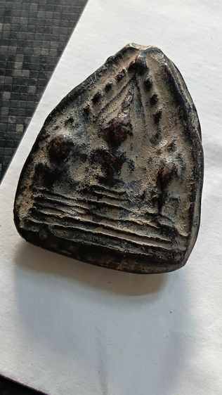 พระเนื้อดินเผา พิมพ์ ตรีกาย หลวงพ่อแดง วัดทุ่งคอก จังหวัดสุพรรณ คุกรัก เก่าตามภาพ รูปที่ 4