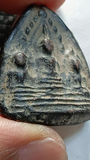 พระเนื้อดินเผา พิมพ์ ตรีกาย หลวงพ่อแดง วัดทุ่งคอก จังหวัดสุพรรณ คุกรัก เก่าตามภาพ รูปที่ 7