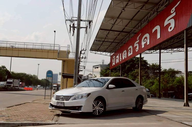 Toyota Camry 2014 2.0 G Extremo Sedan เบนซิน เกียร์อัตโนมัติ ขาว รูปที่ 2