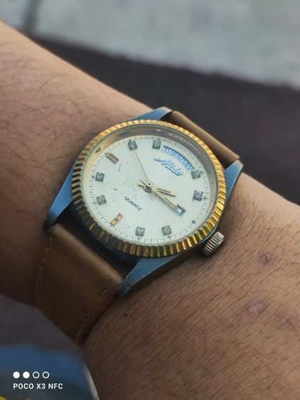 นาฬิกาทรงกัปตันเครื่องสวิส
 รูปที่ 2