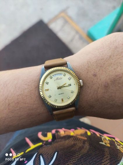 นาฬิกาทรงกัปตันเครื่องสวิส
 รูปที่ 4