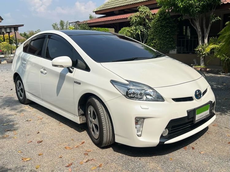 รถ Toyota Prius 1.8 Hybrid Top Option Grade สี ขาว