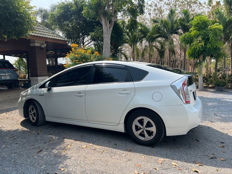 Toyota Prius 2013 1.8 Hybrid Top Option Grade Sedan ไฮบริด ไม่ติดแก๊ส เกียร์อัตโนมัติ ขาว รูปที่ 4