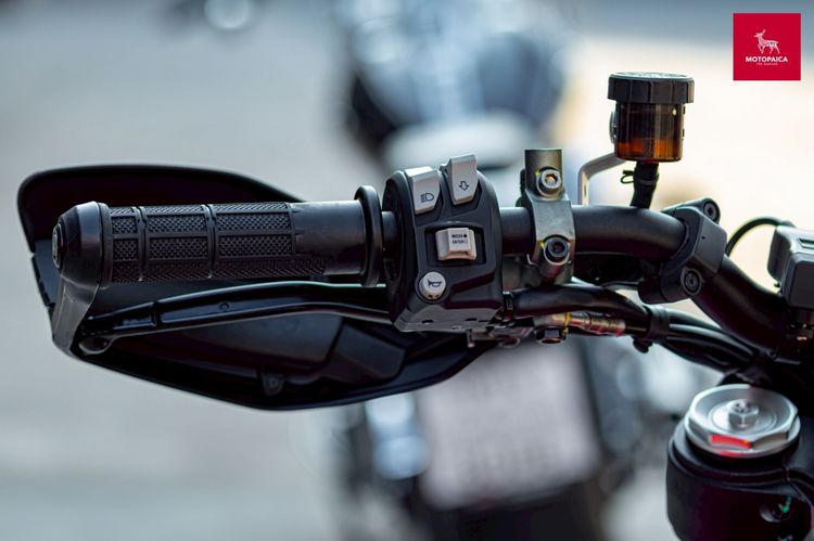 Ducati Hypermotard950 RVE ปี2023 วิ่ง4,000Km. ท่อAkrapovic MotoGP รูปที่ 13