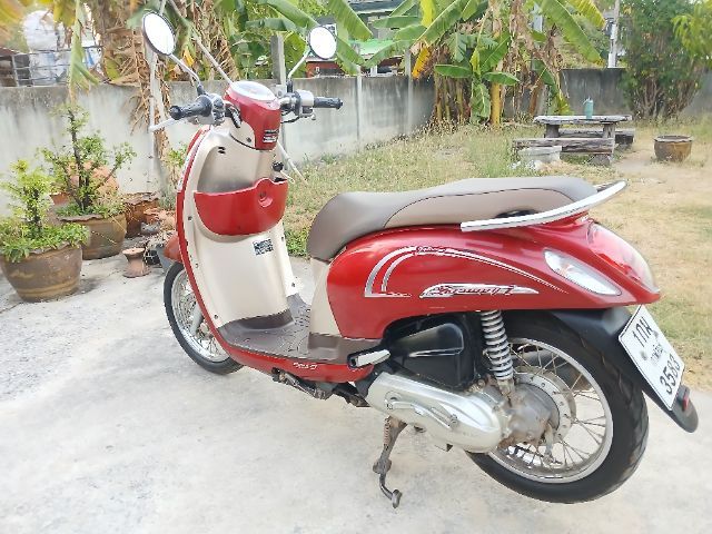 ขายครับ Honda Scoopy i ฮอนด้า สกูปปี้ไอ ปี 17 ไฟเลี้ยวบังลม เอกสารครบโอน ภาษี69 รูปที่ 2