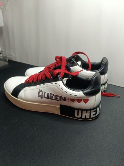 รองเท้าผ้าใบหนังแท้ งานอิตาลี ลายไพ่ Queen of Hearts (มือสองสภาพดี) เบอร์ 38 ยาว 24 cm รูปที่ 2