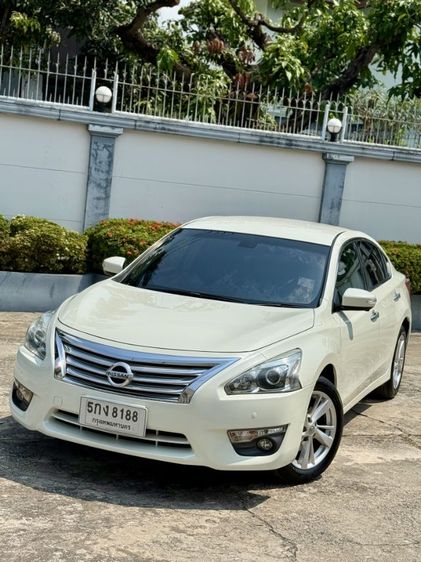 รถ Nissan Teana 2.0 XL สี ขาว