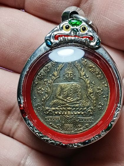 เหรียญพระเเก้วมรกต วัดพระเเก้ว ปี2475 เก่ามาก ผิวหิ้งๆเก่าๆ ไม่ได้ทำความสะอาด พระบ้านๆเจ้าของเก็บเก่าเหมายกหิ้งบ้านเก่าได้มาครับ รูปที่ 7