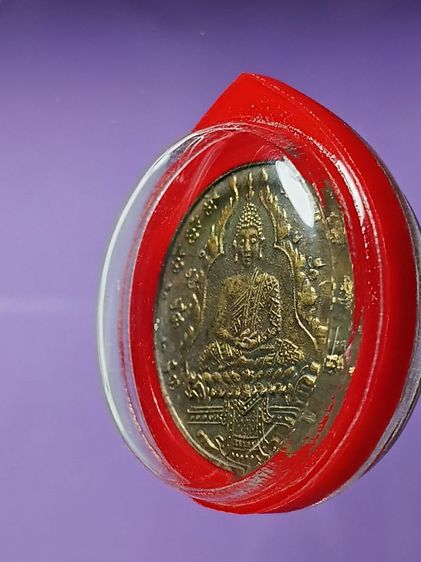 เหรียญพระเเก้วมรกต วัดพระเเก้ว ปี2475 เก่ามาก ผิวหิ้งๆเก่าๆ ไม่ได้ทำความสะอาด พระบ้านๆเจ้าของเก็บเก่าเหมายกหิ้งบ้านเก่าได้มาครับ รูปที่ 5