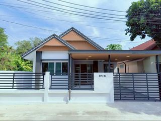 บ้านชั้นเดียว หลังมุมใน หมู่บ้านเพ็ญศิริเพลส