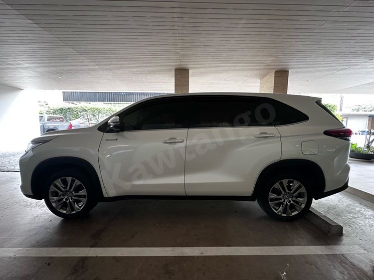Toyota Innova 2025 2.0 Zenix HEV Premium Utility-car เบนซิน ไม่ติดแก๊ส เกียร์อัตโนมัติ ขาว รูปที่ 3