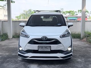 Toyota Sienta 1.5V 