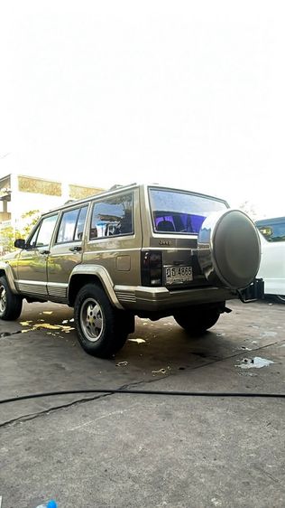 รถ Jeep Cherokee 4.0 Limited 4WD สี ทอง