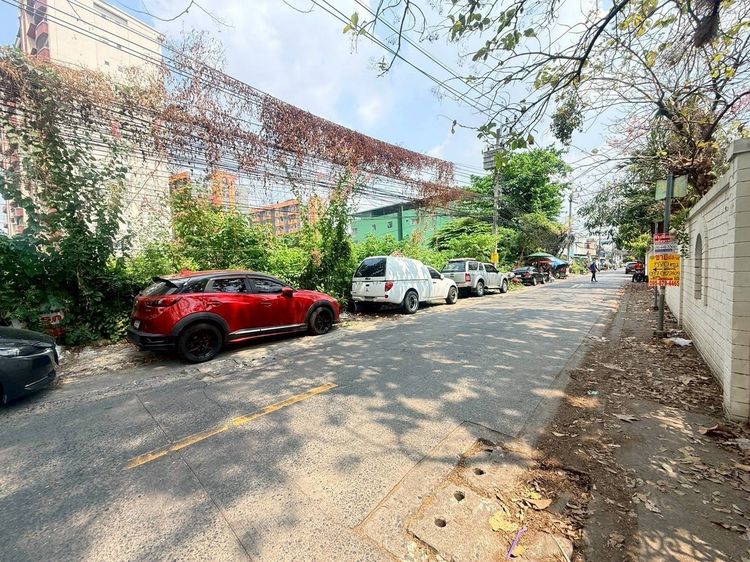 ขายที่ดินทำเลดี 570 ตรว ติดถนนคอนกรีต แปลงมุม ซ.ลาดพร้าว 87แยก7 เขตวังทองหลาง กรุงเทพ รูปที่ 3