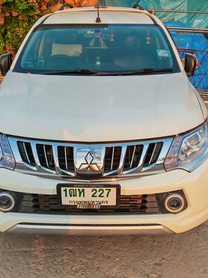 Mitsubishi Triton 2016 All New Mega Cab 2.5 GLX Pickup ดีเซล เกียร์ธรรมดา ขาว รูปที่ 2