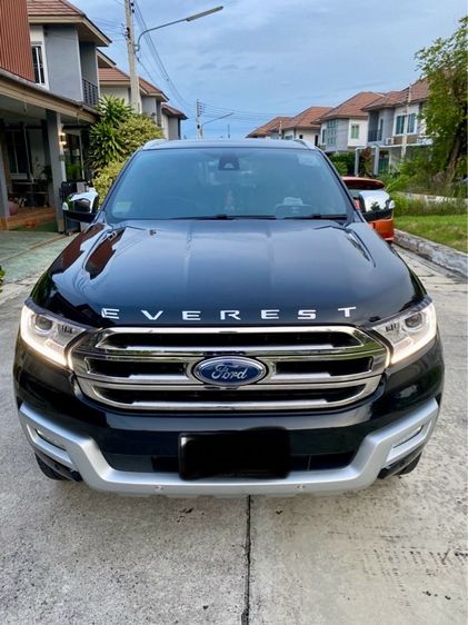 Ford Everest 2017 2.2 Titanium Van ดีเซล ไม่ติดแก๊ส เกียร์อัตโนมัติ ดำ