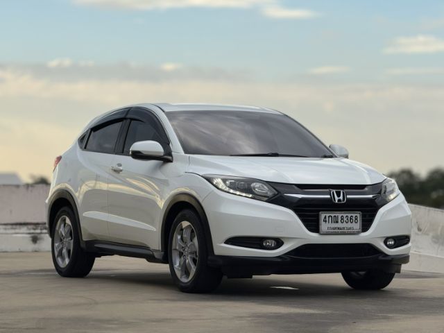 รถ Honda HR-V 1.8 E สี ขาว