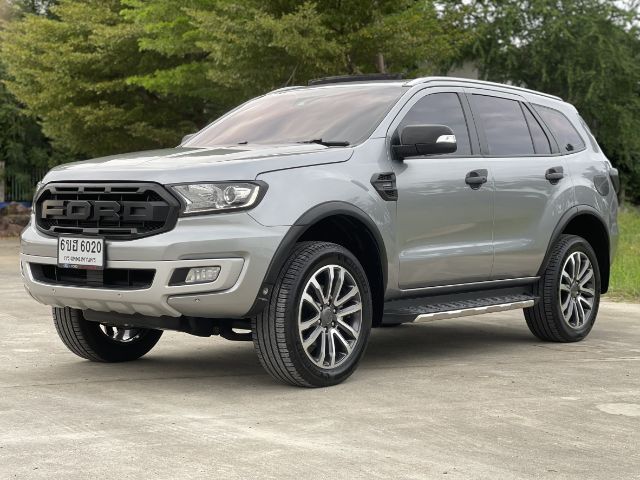 Ford Everest 2019 2.0 Turbo Titanium+ Utility-car ดีเซล ไม่ติดแก๊ส เกียร์อัตโนมัติ บรอนซ์เงิน รูปที่ 3