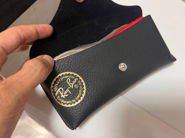 กล่องแว่น Ray-Ban Aviator เป็นแว่น RayBan เป็นรุ่นคลาสสิกและเป็นที่นิยมที่สุด รูปที่ 3