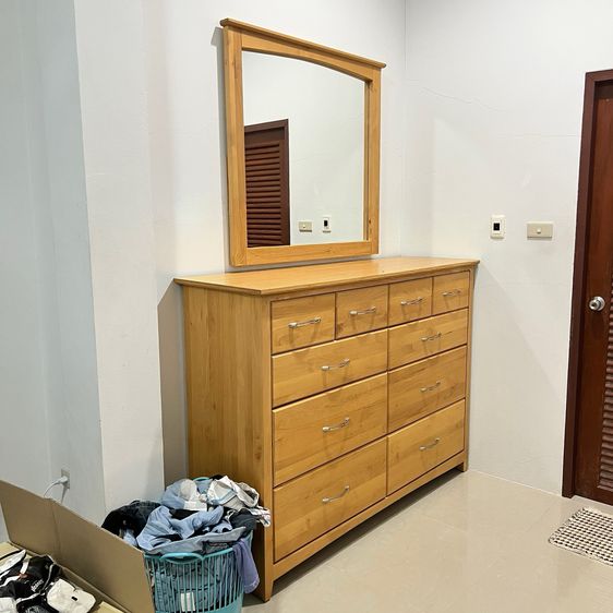 ชุดห้องนอนไม้แท้นำเข้าจากแคนาดา เตียงและโต๊ะเครื่องแป้ง - มือสอง (Used) รูปที่ 8